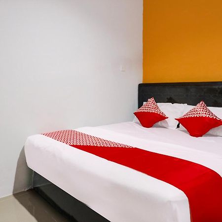 Super Oyo Capital O 93076 Batam Backpacker Guesthouse 2 Pembunuh Zewnętrze zdjęcie